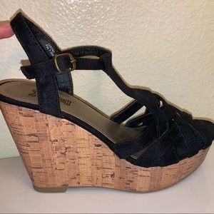 Black Wedges